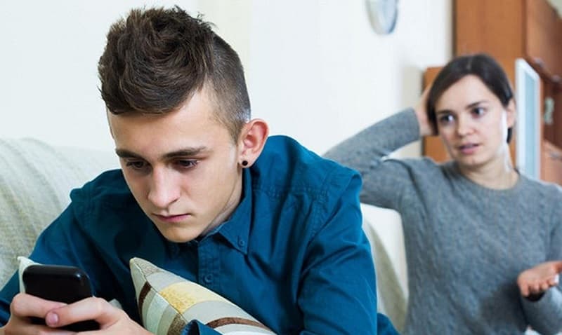 Контроль за подростком через его телефон