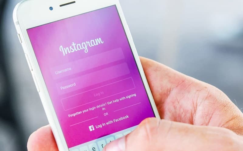 Как перехватить переписку Instagram подростка
